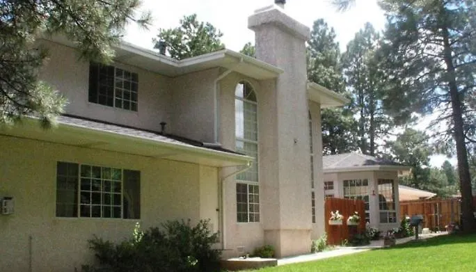 Legacies Bed & Breakfast 3*