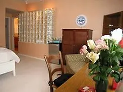 Legacies Bed & Breakfast 3*