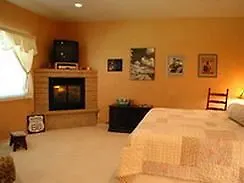 Legacies Bed & Breakfast 3*